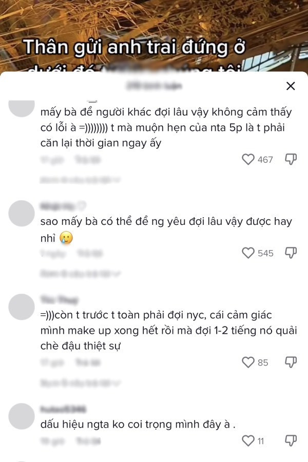 Phần đông netizen đều cảm thông cho sự chờ đợi của anh chàng này, một bên còn trách ngược lại cô gái vì không coi trọng buổi hẹn và để người mình yêu chờ đợi như vậy.