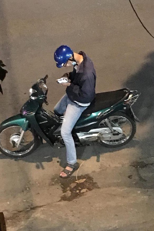 Việc hẹn hò và chờ đợi người yêu có lẽ là công việc quá quen thuộc đối với các chàng trai, tuy vậy từ đây xuất hiện nhiều trường hợp làm netizen dở khóc dở cười.