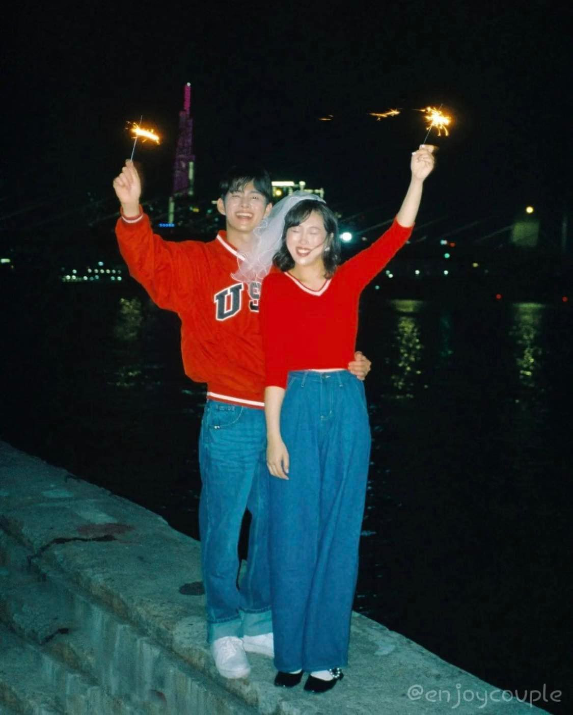 Vào tháng 12/2022, Son Minsu đã cầu hôn bạn gái tại buổi giao lưu với người hâm mộ.