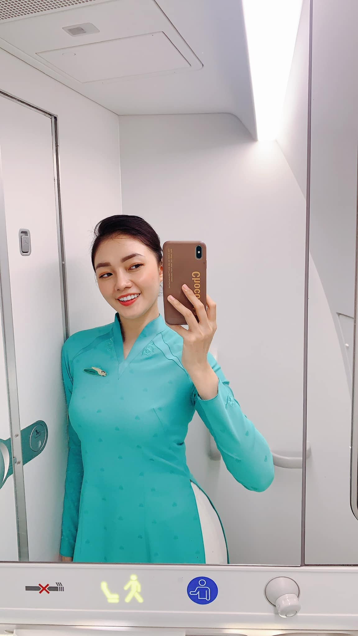 Dan nu tiep vien hang khong Vietnam Airlines xinh dep xuat chung