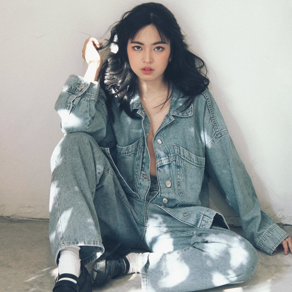 Mặc dù tuổi còn trẻ, Khánh Vân đã đứng tên 4 mảnh đất tại quê nhà.