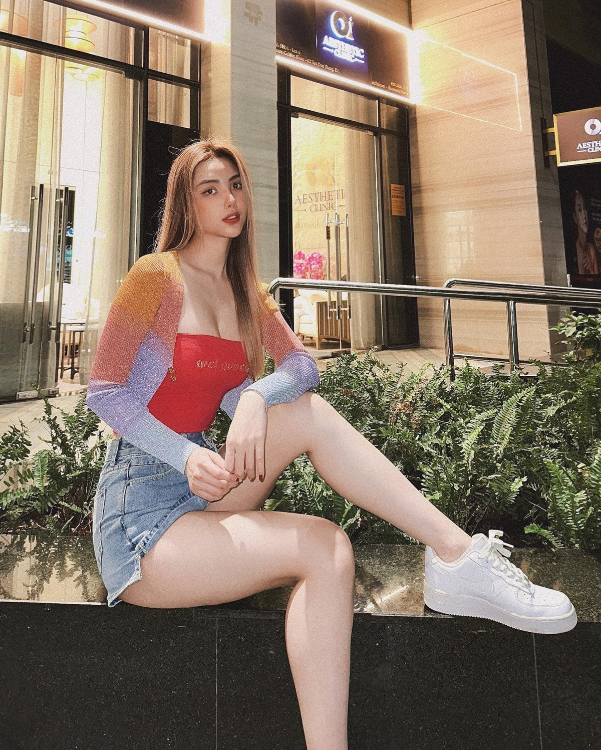 Mỹ Huyền được xem là cựu VĐV bóng chuyền thành công nhất ở các cuộc thi nhan sắc khi từng đăng quang cuộc thi danh giá Miss International Globe tổ chức tại Malaysia.