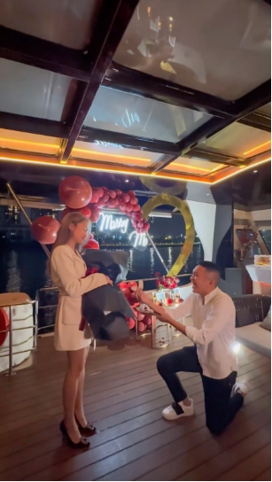 Chính thức về chung một nhà, cặp đôi cho biết không có quá nhiều sự thay đổi. Tuy nhiên họ đều khẳng định cả hai sẽ phải có trách nhiệm hơn khi cùng xây dựng gia đình nhỏ. Ảnh: FBNV