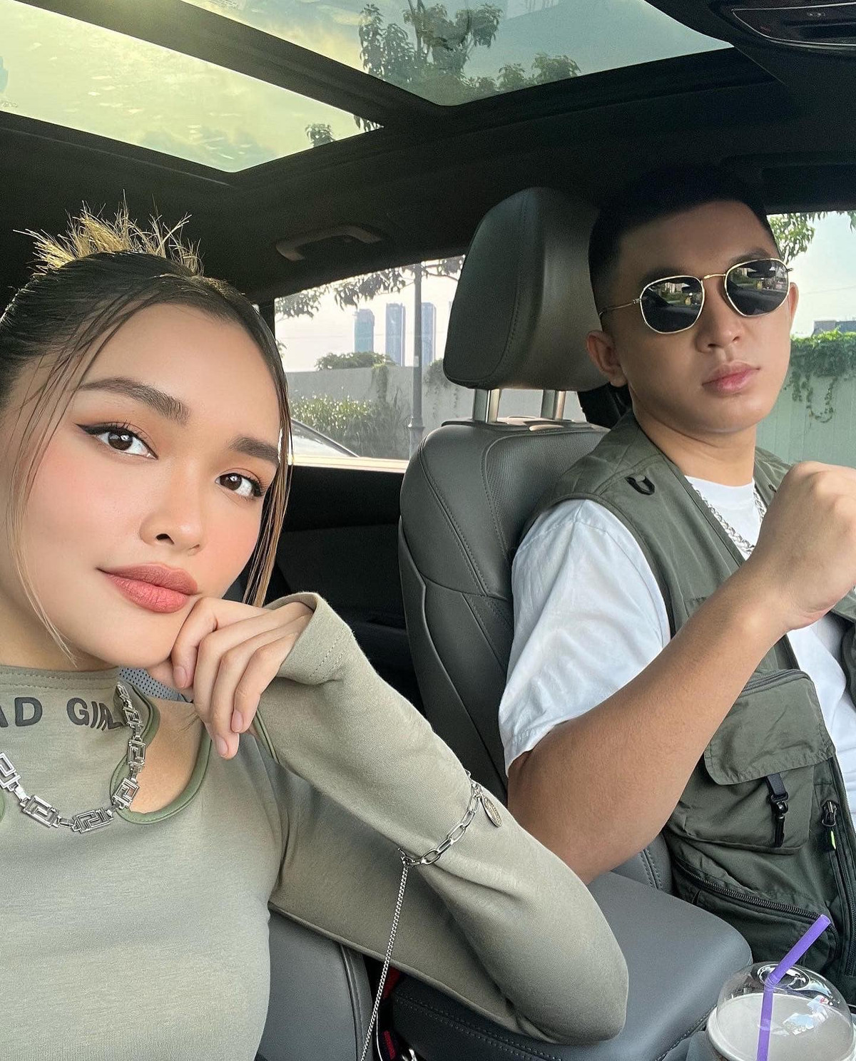 Trong một lần chia sẻ, cặp đôi TikToker cho biết cả hai nên duyên, quyết định tiến tới mối quan hệ yêu đương sau một lần “cưỡng hôn”.