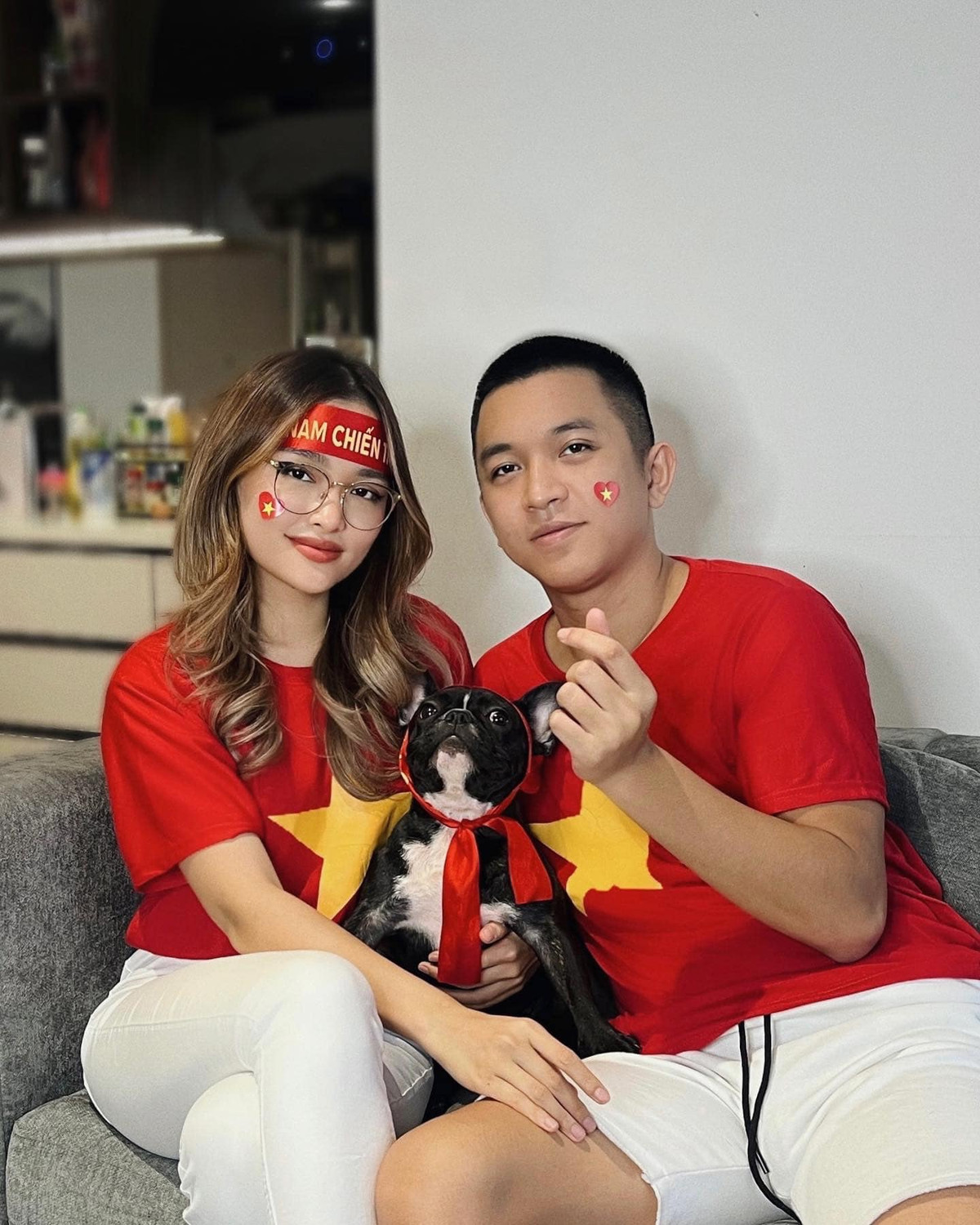 Cùng yêu và cùng nhau cố gắng trong công việc, Linda Ngô và Phong Đạt làm công việc sáng tạo nội dung trên TikTok.