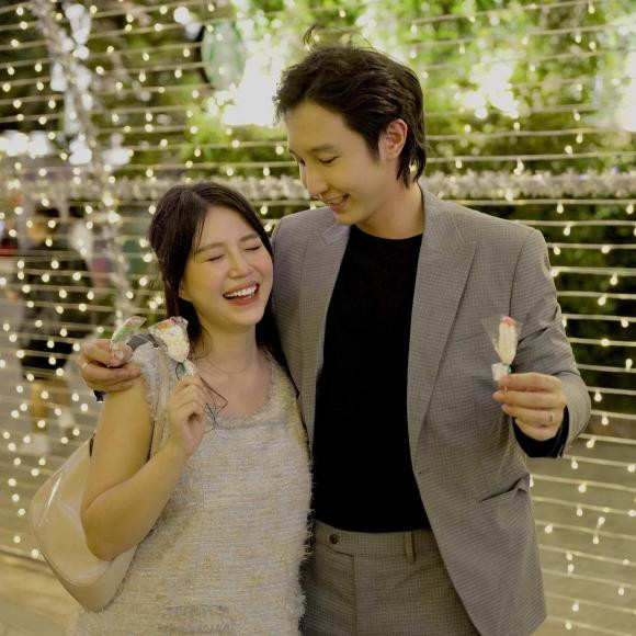 Trong suốt thời gian mang thai, hot girl đời đầu Mẫn Tiên thường xuyên chia sẻ hình ảnh và cập nhật tình hình thai nghén với mọi người.