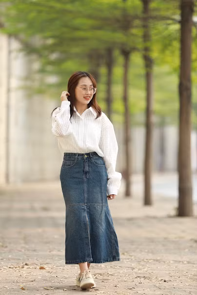 Khung cảnh nên thơ dưới những hàng cây xanh mướt thu hút nhiều người dân thủ đô tới đây chụp ảnh.