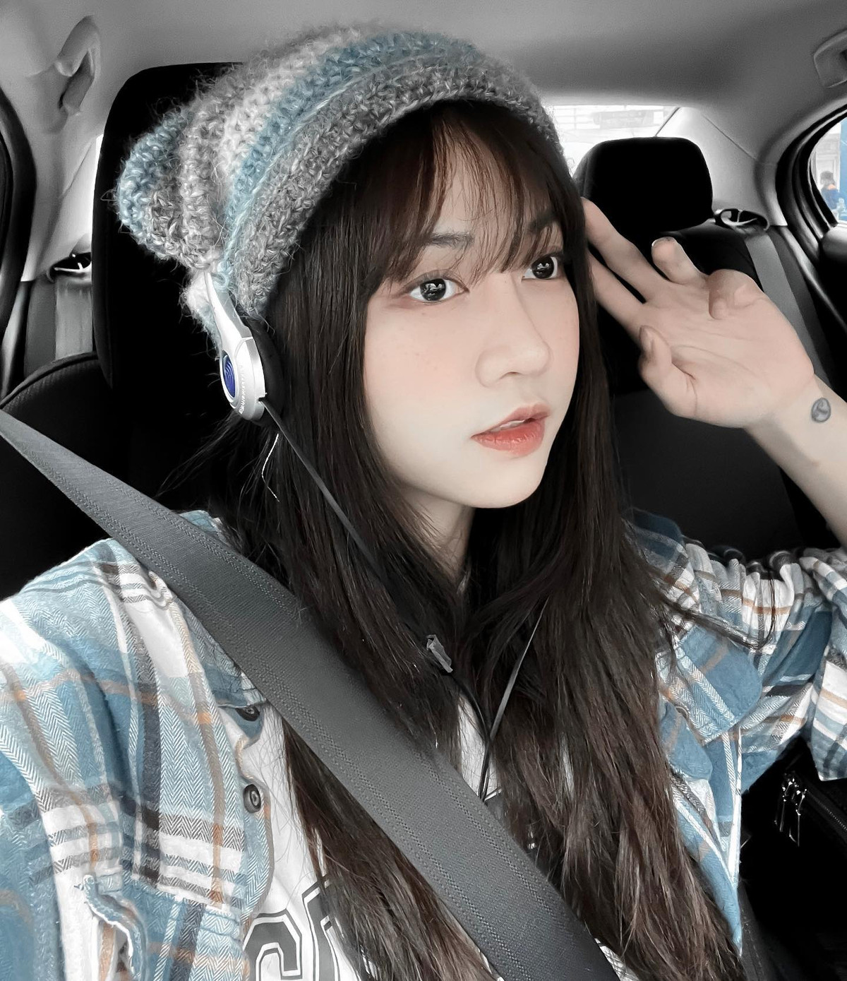 Cách đây không lâu, cô nàng từng ẩn ý chuyện sẽ bắt đầu thử sức với nhiều vai trò khác nhau trong thời gian tới, từ diễn xuất đến viết sách. Ảnh: FBNV