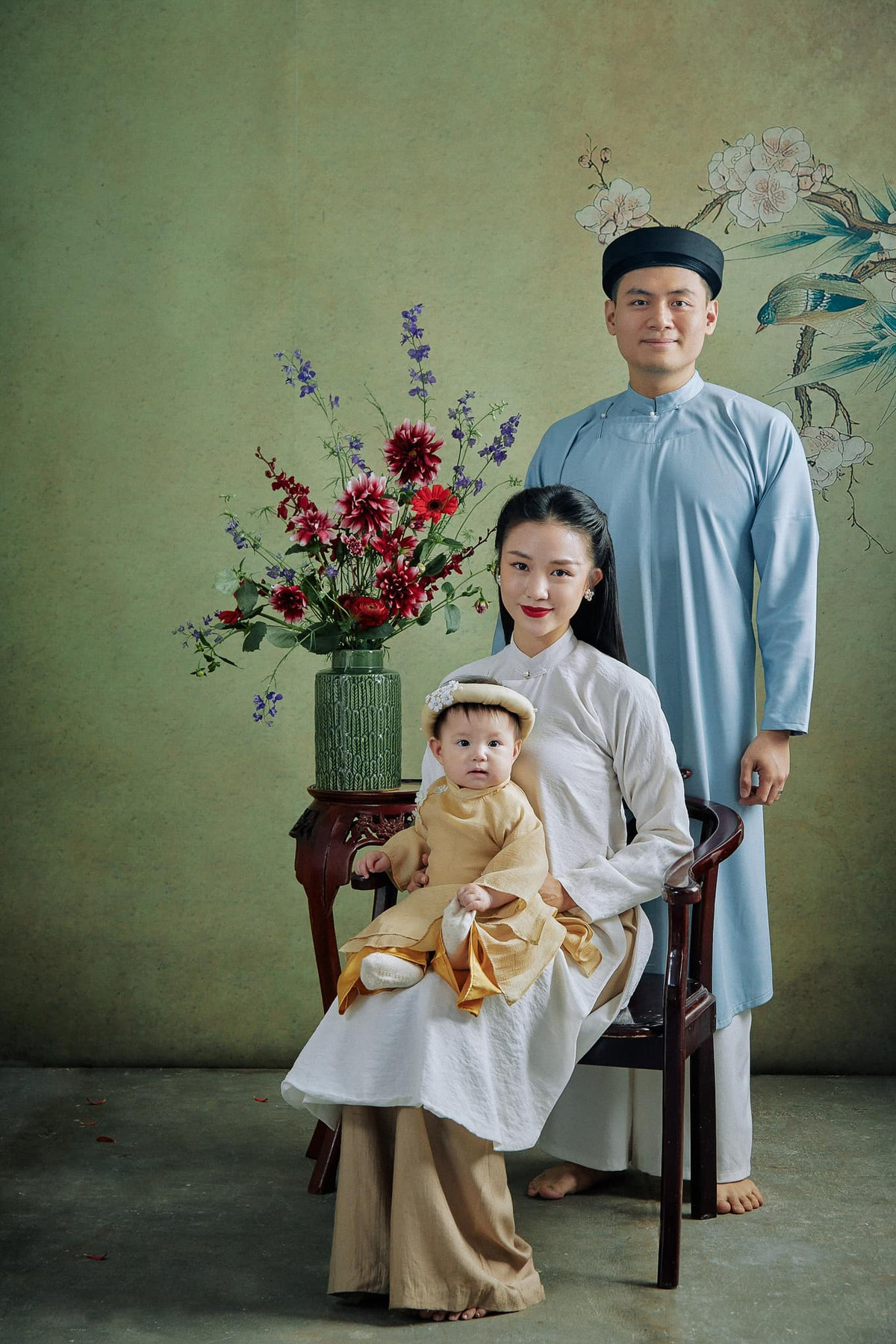 Dù chưa tròn một tuổi nhưng em bé nhà Salim rất lém lỉnh ngay từ nhỏ, thường xuyên có những biểu cảm đậm chất "meme" vô cùng đáng yêu. Ảnh: FBNV