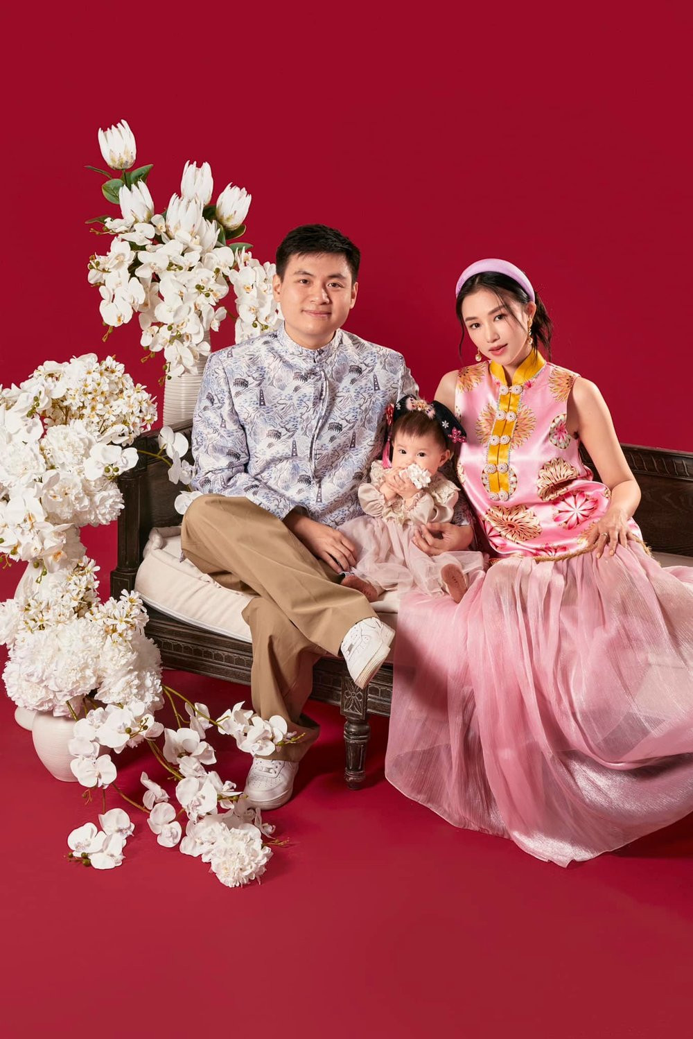 Con Salim sở hữu lượng người hâm mộ đông đảo nhờ vào khuôn mặt vuông vức giống bố và thừa hưởng những nét xinh xắn từ người mẹ hot girl.