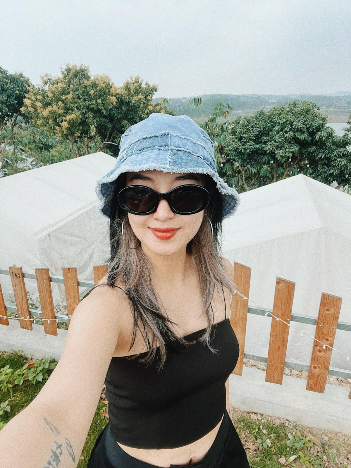 Dù đã trải qua 2 lần sinh nở nhưng nàng "đệ nhất hot girl" thưở nào vẫn giữ được sự xinh đẹp, cuốn hút.