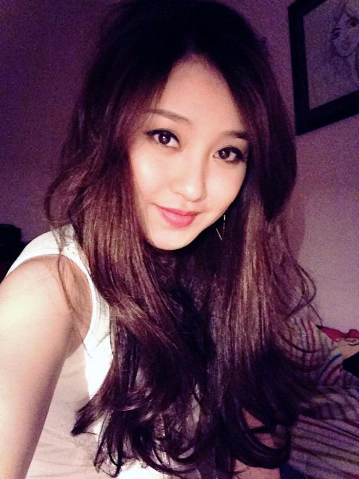 Sống trong hào quang rực rỡ chẳng được mấy năm, sau khi vừa tốt nghiệp Nhạc viện, hot girl đời đầu này chính thức lên xe hoa trong sự tiếc nuối của người hâm mộ.