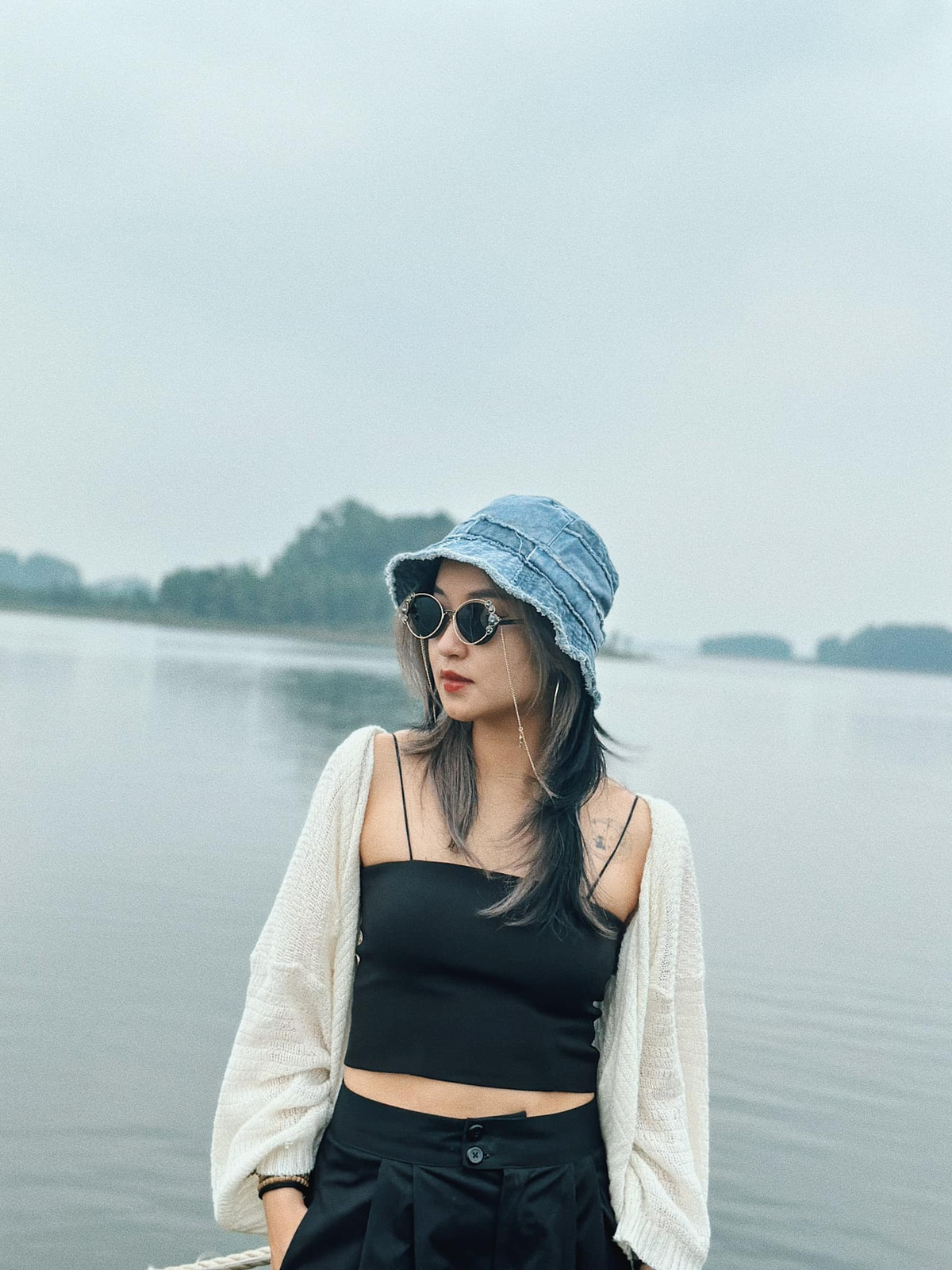 Mi Vân thường được khán giả khuyến khích trở lại với các hoạt động nghệ thuật, tuy nhiên cô hot girl 8x vẫn ưu ái chọn cuộc sống bình dị bên chồng con, theo đuổi chuyên môn giảng dạy tại Nhạc viện.