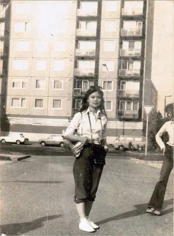 Nhiều người còn đùa rằng, có bố mẹ quá đẹp thật sự là một áp lực bởi khi nhìn vào nhan sắc của bố mẹ mà con hơi kém phần một chút sẽ bị nhân xét ngay là thua kém.