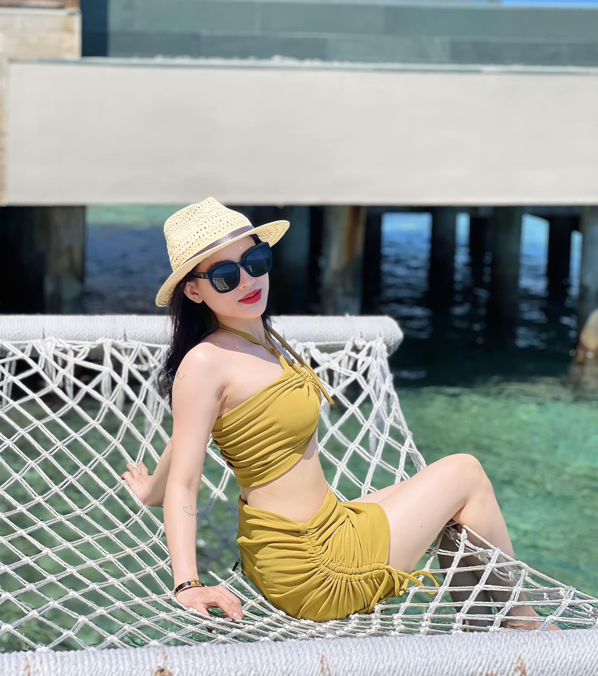 Hiện tại Hà Linh có trong tay nhiều thành tựu sau nhiều năm lăn lộn với nghề. Cụ thể kênh Ha Linh Official của cô đã đạt 1,87 triệu người đăng ký, kênh TikTok chính thức cũng có số lượng follow lên đến 3,3 triệu người.