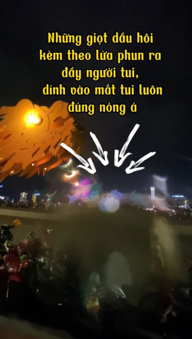 Mùi dầu không được rửa luôn sẽ để lại mùi khá nồng nặc, đó là cảm nhận của chàng trai này khi đứng gần đầu rồng.