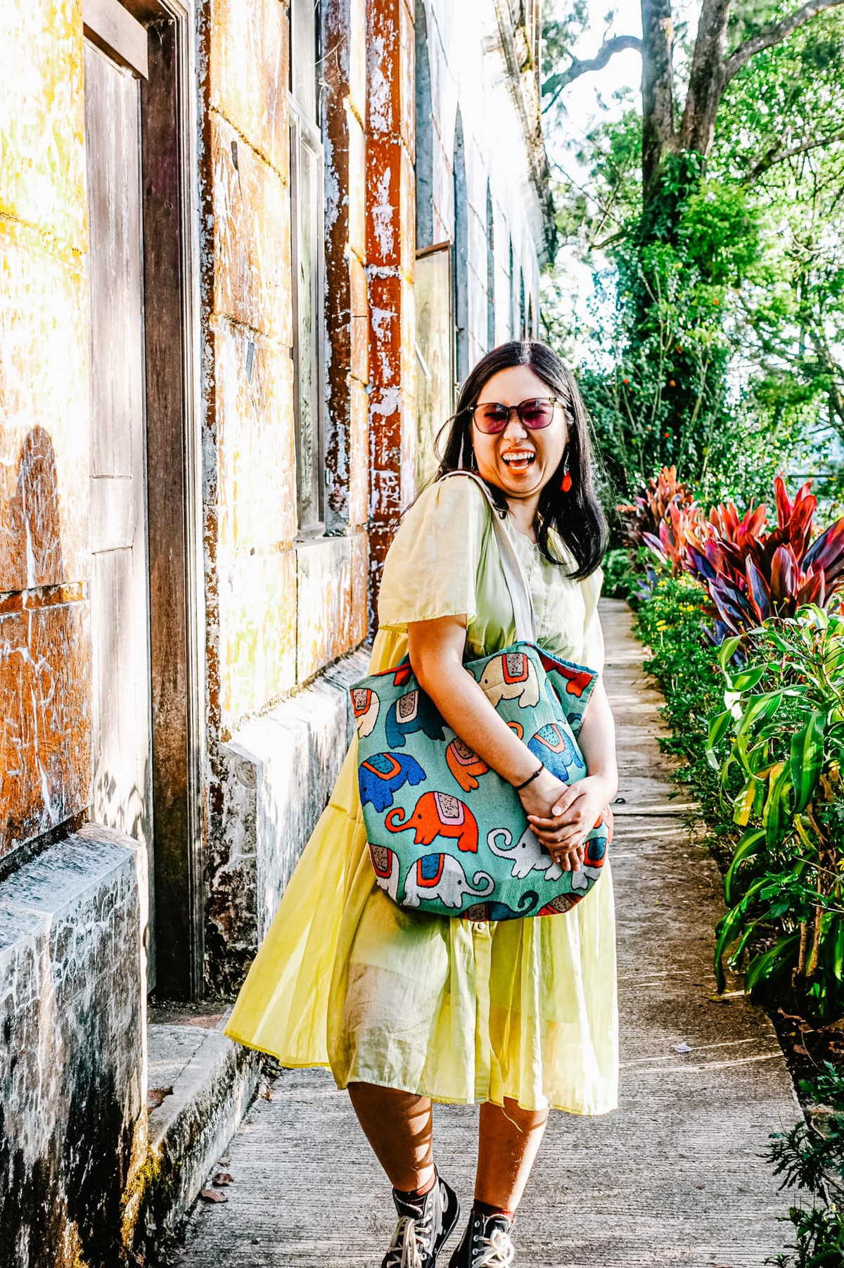 Tuy nhiên đến hiện tại, quan điểm của cô nàng lớn dần lên, không chỉ tiết kiệm cô còn dành ra để trải nghiệm bản thân, sống hết mình với tuổi trẻ và kiếm lại nhiều thứ mới mẻ hơn. Ảnh: FBNV