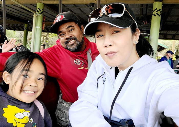 "Tôi là người đàn ông hạnh phúc nhất khi được nàng đồng ý, chính thức kết thúc cuộc đời độc thân! Sau bao năm sống thử, tìm hiểu nhau, góp gạo thổi cơm chung, hôm nay Dũng Taylor - Thu Phương đã chính thức thuộc về nhau. Tôi cầu hôn nàng vào ngày 12/12/2012, nhưng đến hôm nay nàng mới đồng ý chính thức làm vợ tôi trong mắt luật pháp Hoa Kỳ", Dũng Taylor hạnh phúc viết.