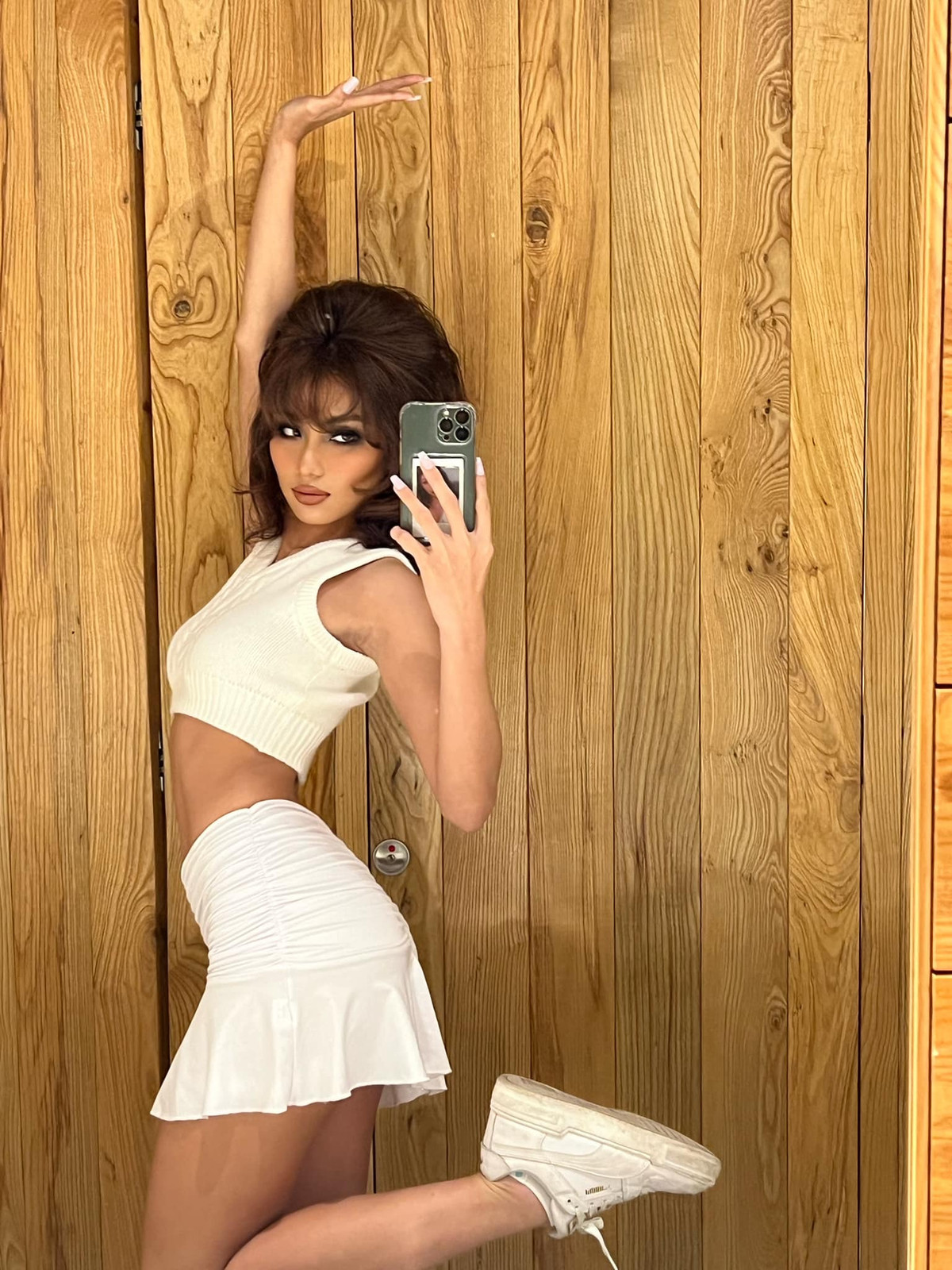  Top 10 Hoa hậu Hoàn vũ Việt Nam 2022 sở hữu làn da nâu, gương mặt đẹp như búp bê, vóc dáng gợi cảm.