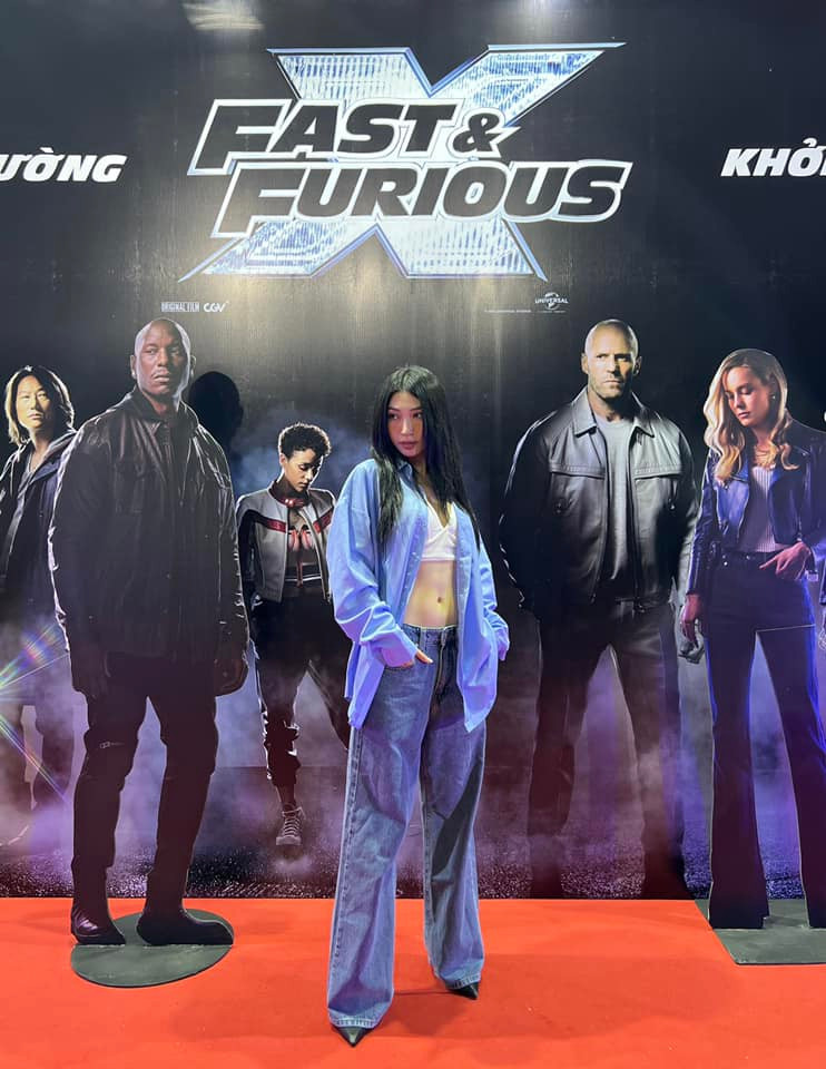 Vài năm trở lại đây, "cô bé dâu tây" theo đuổi phong cách gợi cảm, khác hẳn với hình ảnh nữ tính, ngọt ngào thời mới vào nghề.