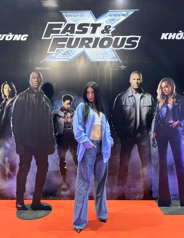 Vài năm trở lại đây, "cô bé dâu tây" theo đuổi phong cách gợi cảm, khác hẳn với hình ảnh nữ tính, ngọt ngào thời mới vào nghề.