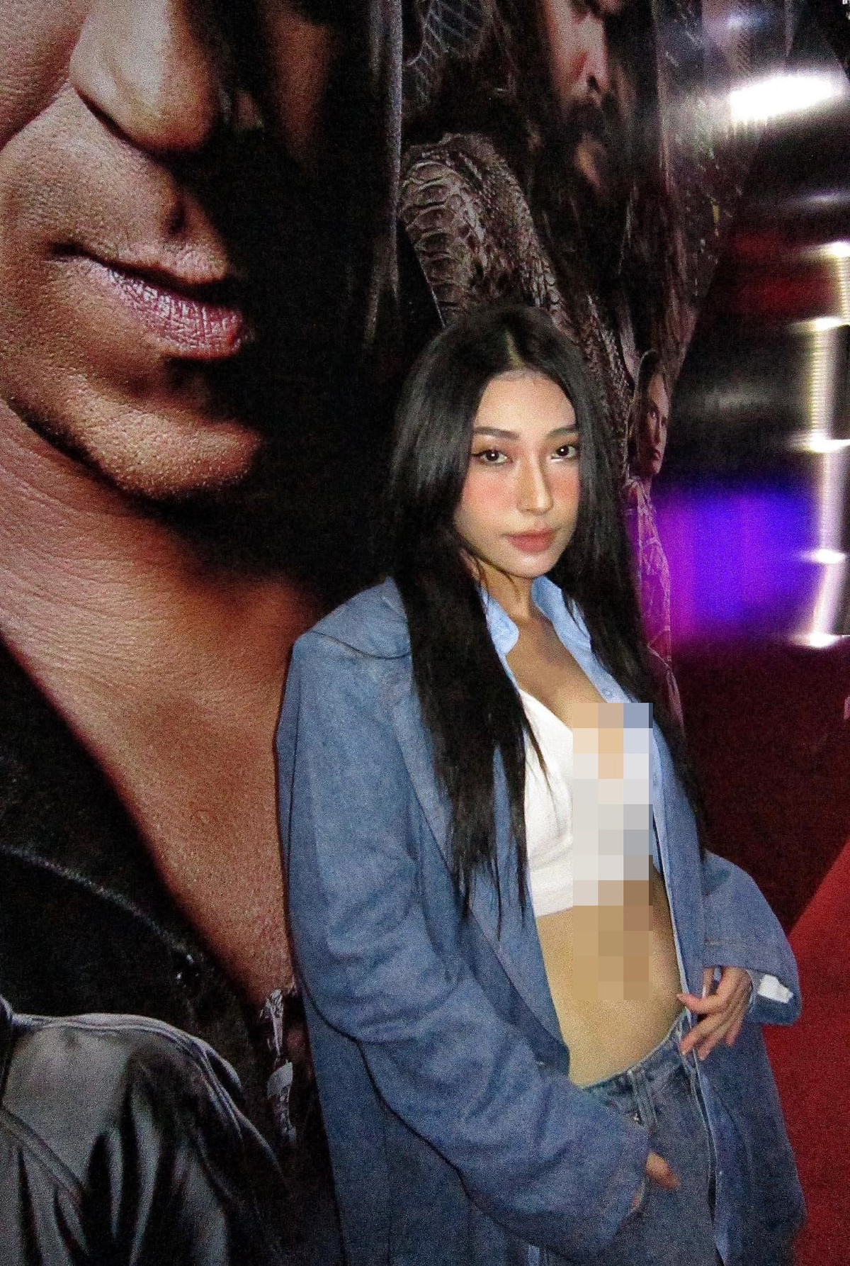 Nữ ca sĩ còn tiết lộ ở phần bình luận: "Giờ mẹ có nhẹ nhàng hơn chứ hồi xưa là mẹ khó lắm".