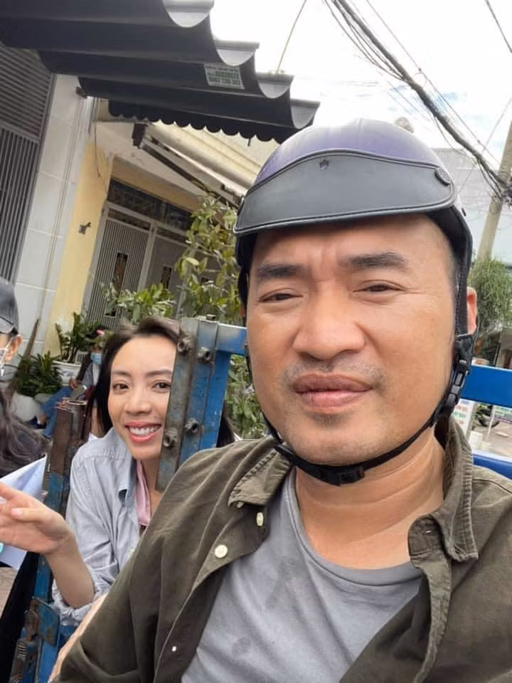 Dù sở hữu khối tàn sản đáng ngưỡng mộ nhưng vợ chồng "hoa hậu làng hài" vẫn gần gũi và bình dị, được lòng nhiều người hâm mộ.