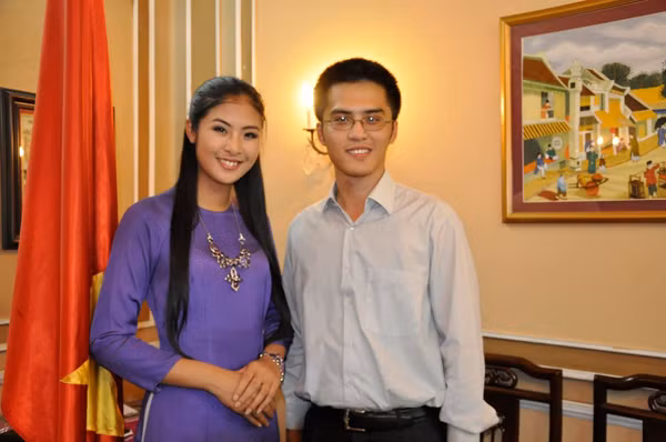 Trước khi về chung một nhà vào tháng 12/2022, Ngọc Hân và ông xã đã có hơn 10 năm yêu nhau. Cả hai quen nhau trong một chuyến đi công tác tại Ai Cập.