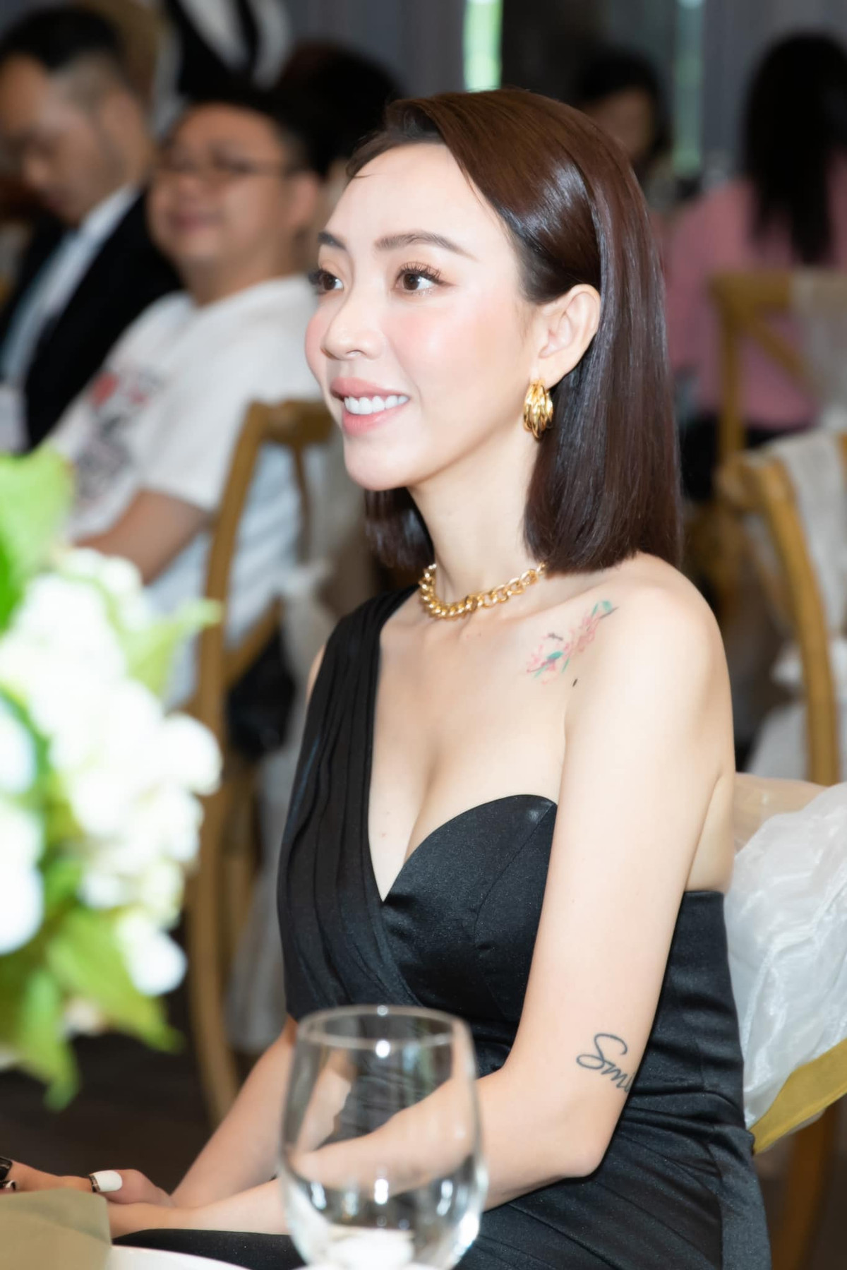 Thu Trang từng công khai phẫu thuật thẩm mỹ. Gương mặt của nữ diễn viên được khen ngày càng hài hòa và ưa nhìn hơn trước.