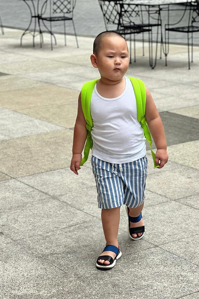 Đặc biệt là cậu út Hayden, mỗi khi xuất hiện trên mạng xã hội luôn đạt lượng yêu thích và bình luận khủng vì những biểu cảm quá đáng yêu.