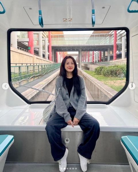 Loạt ảnh mới nhất của Chi Pu được chia sẻ trong thời điểm giọng ca sinh năm 1993 được cho là đang tham gia ghi hình show âm nhạc đình đám "Tỷ tỷ đạp gió rẽ sóng" của nước bạn.