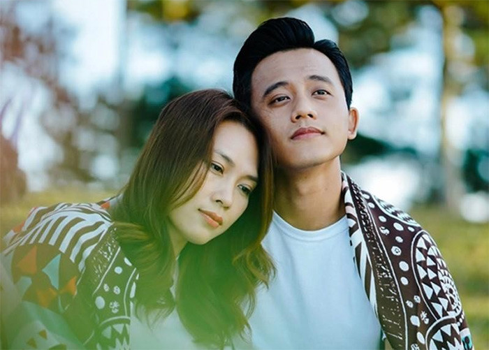Mai Tài Phến và Mỹ Tâm bắt đầu hợp tác với nhau khi nam diễn viên sinh năm 1991 đóng MV "Đừng hỏi em" phát hành năm 2017 của Mỹ Tâm. (Ảnh: FBNV)