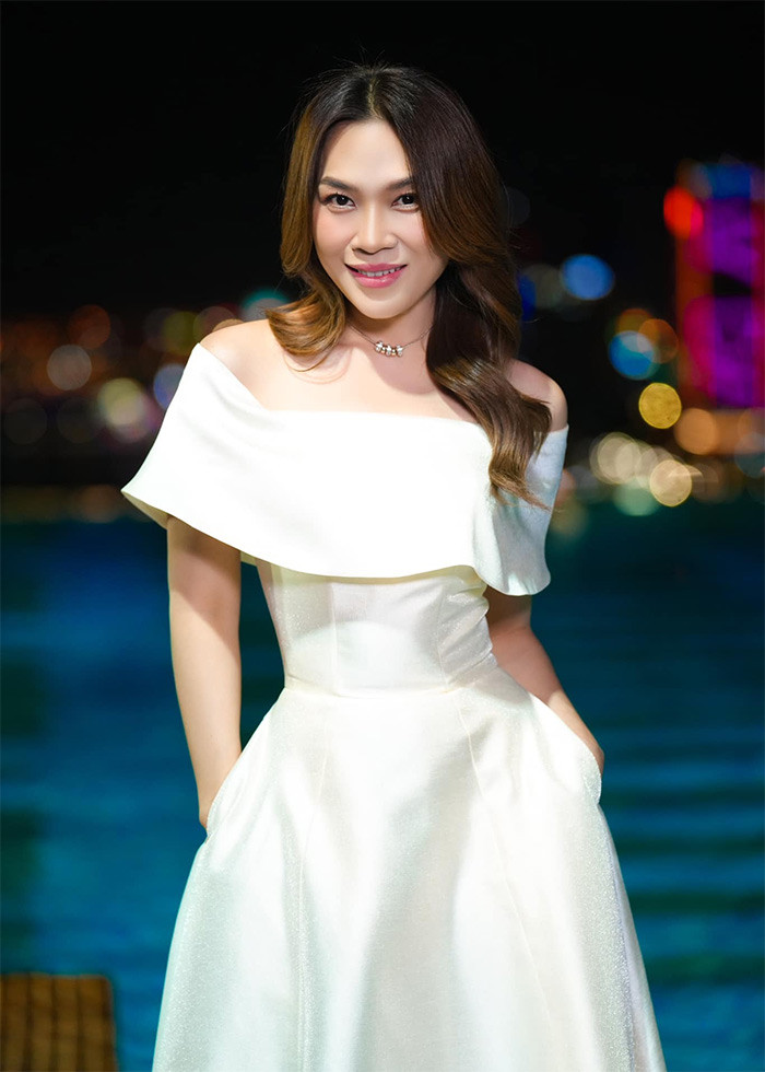 Trước đó, sau khi xem xong phim, Mỹ Tâm vừa vỗ tay vừa hết lời khen ngợi vai Võ Tòng do "bạn trai tin đồn" đóng: "Thích Võ Tòng (Mai Tài Phến đóng) quá". (Ảnh: FBNV)