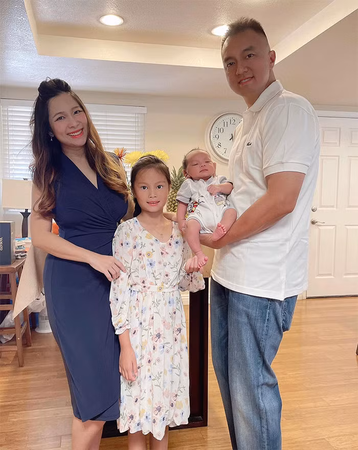 Hơn 10 năm sang Mỹ sinh sống, Duy Uyên hiện có gia đình hạnh phúc bên chồng và hai con, một gái, một trai.