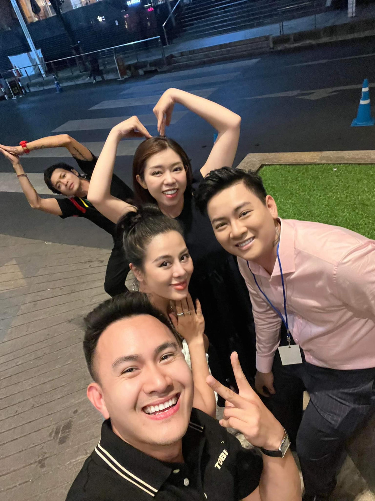 Nam Thư thân thiết với con trai Hoài Linh - Võ Lê Thành Vinh.