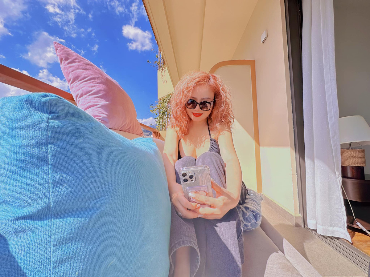 Ngoài diễn xuất, chị còn kinh doanh liên quan đến lĩnh vực làm đẹp.