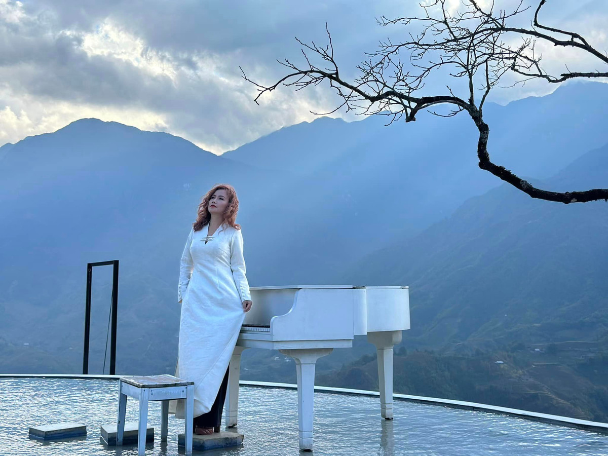 Nữ diễn viên đi du lịch khắp nơi để tận hưởng cuộc sống.