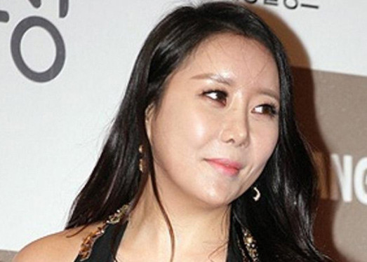 Năm 2012, cô gây chú ý khi mặc một chiếc váy khiêu khích tại “Giải thưởng Điện ảnh Rồng Xanh”. Sau đó, cô đổi tên thành So Hye Ri. Hiện tại, nữ diễn viên đang hoạt động trong nghề Mukbang được gọi là Broadcast Jockey. (Ảnh: Newsen)