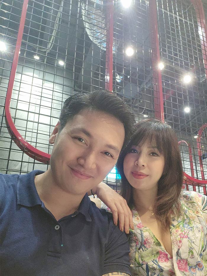 Lan Phương không bị tăng cân nhiều khi mang thai lần thứ 3 nên dáng vẻ của cô vẫn gọn gàng.