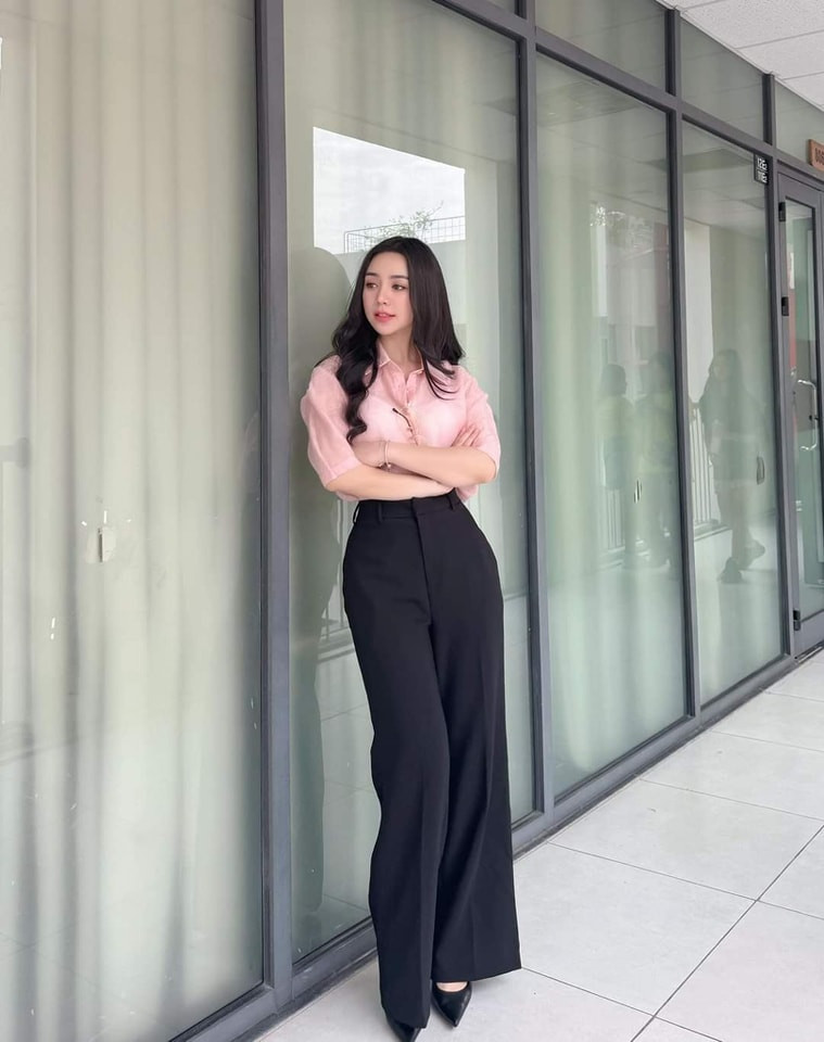 Trở lại với màn ảnh nhỏ, Quỳnh Kool gây chú ý với vóc dáng mảnh mai, quyến rũ.