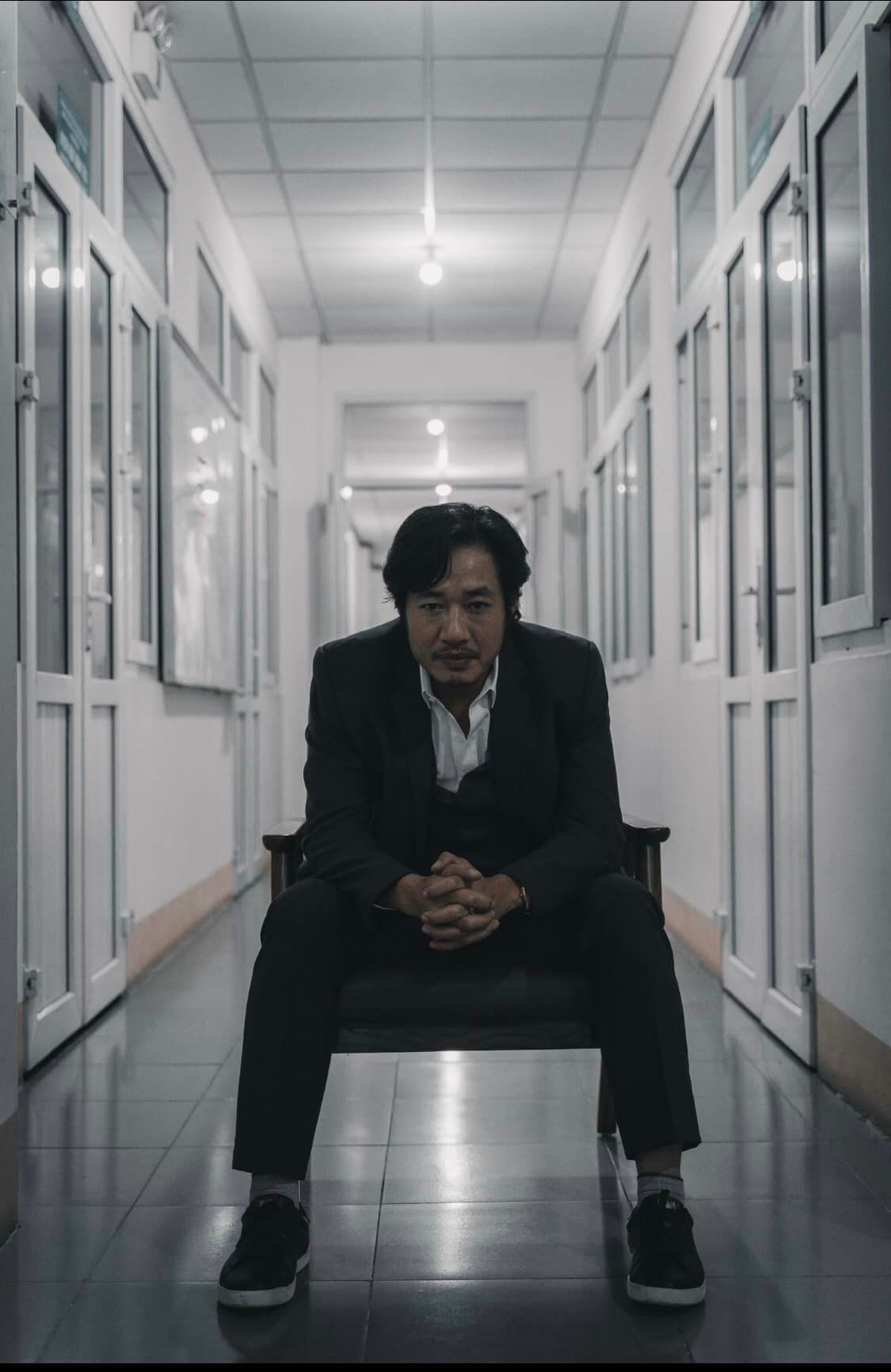 Vào vai người đàn ông "đen tình", ngoài đời "Tố" Bùi Như Lai thu hút nhiều sự quan tâm khi đây là lần hiếm hoi anh xuất hiện với vai trò diễn viên truyền hình.