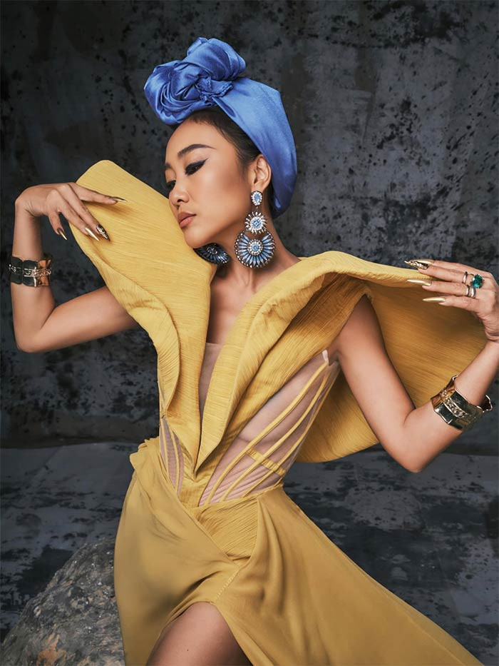 Rời Việt Nam sang Singapore định cư, Đoan Trang không còn nhiều cơ hội hát trên sân khấu nhưng cô lại tìm được niềm vui mới và khám phá bản thân khi hợp tác cùng một số thương hiệu thời trang, nhà thiết kế để cùng thiết kế thời trang.