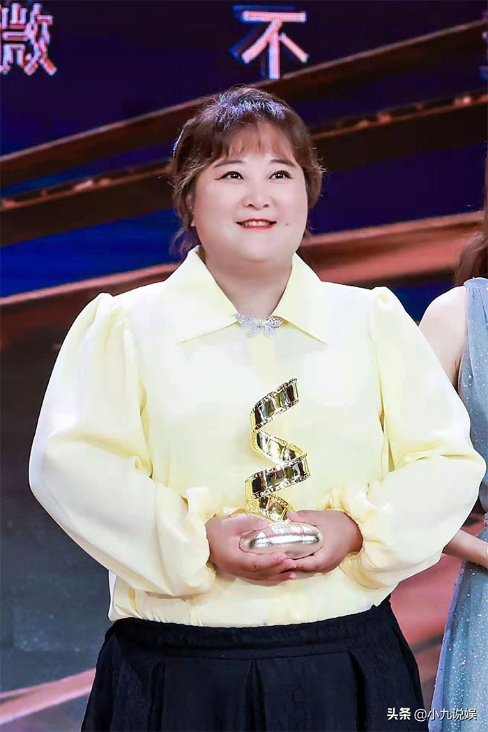 Đáp lại những quan tâm của khán giả, Giả Linh cho biết cô cố tình tăng cân để tạo dấu ấn riêng khi diễn hài.