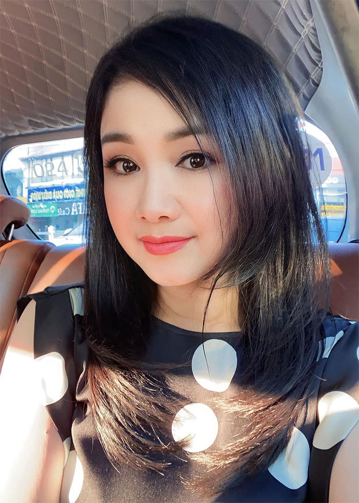 Hiện Thu Hà có cuộc sống viên mãn bên người chồng thứ hai và hai con trai.