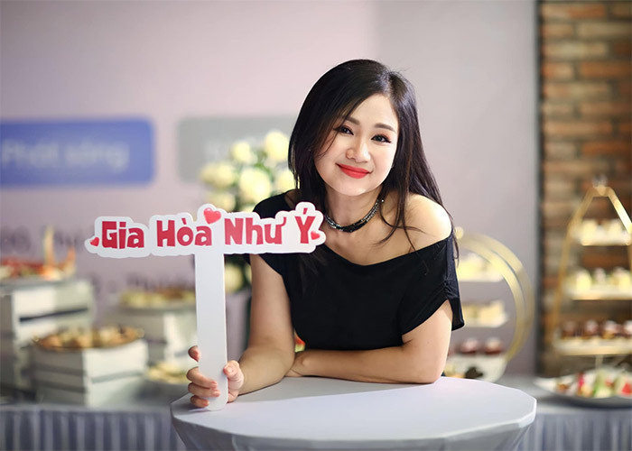 Mới đây, nữ diễn viên tham gia bộ phim "Tình trạng: Đã ly hôn". Cô vào vai một bà mẹ có 4 con đều ly hôn.