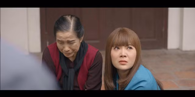 Thanh Hương hóa cô gái quê tên Lệ trong phim “Mùa hoa tìm lại”. Nữ diễn viên từng chia sẻ trên VTV, đây là vai diễn mà Hương thích nhất từ trước đến giờ. Cô không cần diễn quá nhiều bởi Lệ quá giống cô ngoài đời, từ tính cách đến ngoại hình.