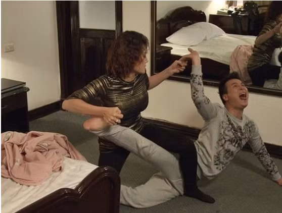 Vai Phan Hương trong phim "Người phán xử" giúp nữ diễn viên giành giải Cánh Diều Vàng hạng mục "Diễn viên phụ xuất sắc".