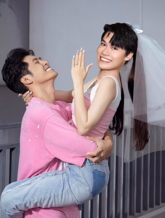 Quang Trung "công khai thế chỗ" vợ tương lai của Gin Tuấn Kiệt.