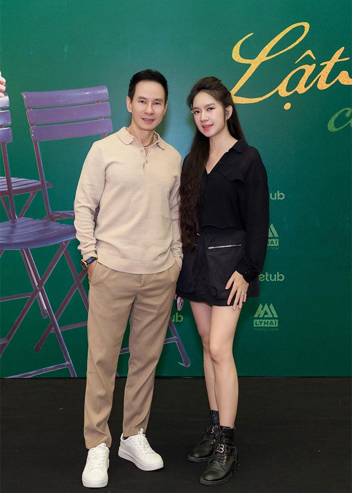 Lý Hải xuất thân là một ca sĩ. Sau đó anh bước chân vào lĩnh vực diễn xuất, làm đạo diễn, nhà sản xuất phim và gặt hái thành công với series phim "Lật mặt".