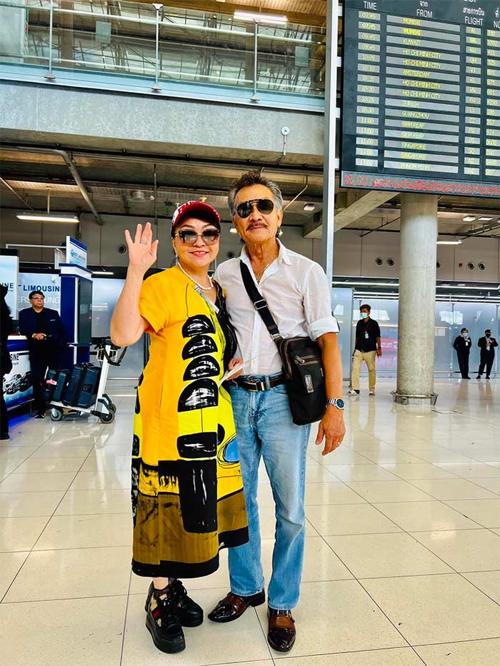 Trong mắt Hương Lan, chồng bà là người khoan dung, hài hước, yêu thương con riêng của vợ như con ruột. (Ảnh: FBNV)